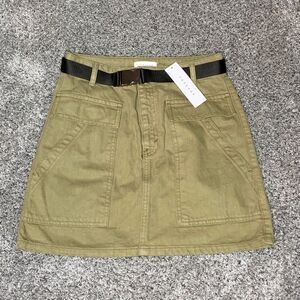 NWT TopShop clip belt utility skirt. Size 4